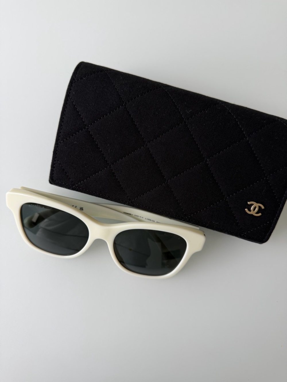 CHANEL White Pearl Sunglasses - Picture 2 of 6